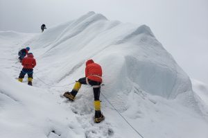 Climbing fixed lines on Cho Oyu