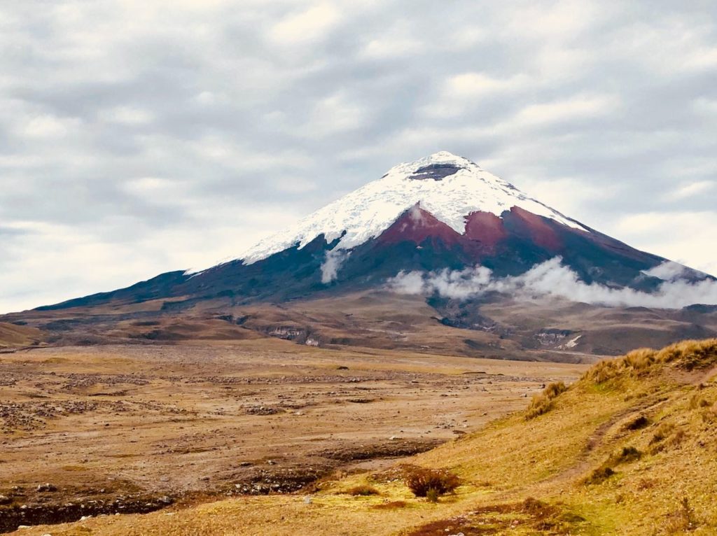 The team has summited Cotopaxi successfully - Alpenglow