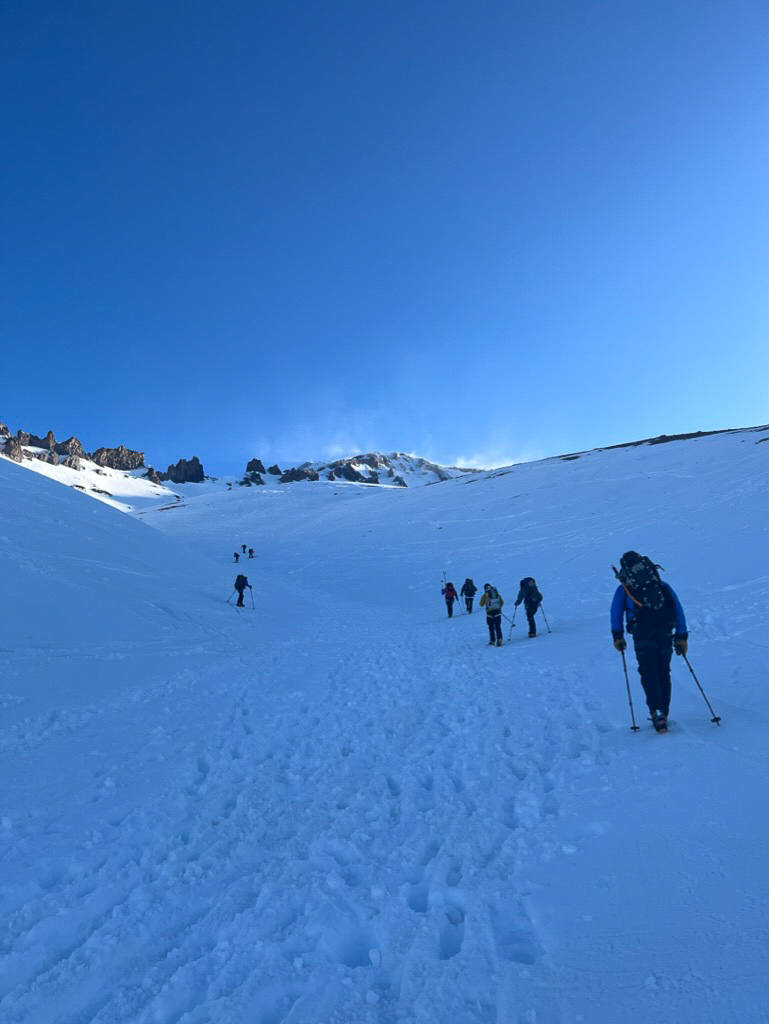 Mount Shasta Avalanche Gulch Climb - Alpenglow Expeditions